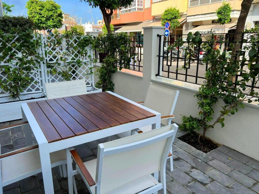 Apartamentos Turisticos La Plaza Chipiona Exterior foto
